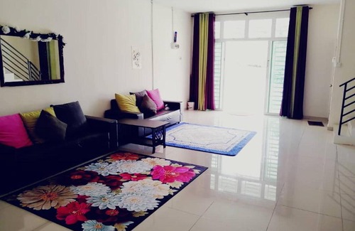 Karangan Apartment | DE DIAMOND MBI DESAKu HOMETAY