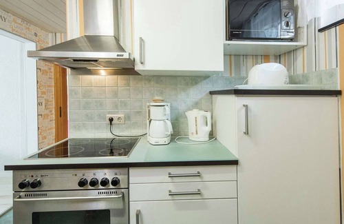 Friedrichroda House | Charming Apartment in Finsterbergen Thuringia with Garden