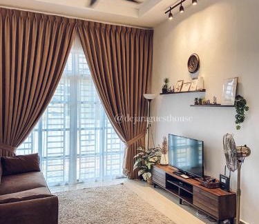 Padang Sekolah House | De Jara Guesthouse, Kuala Dungun