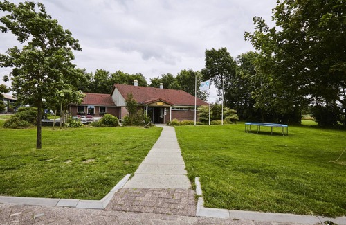 Grou House | De Jister Groepshuis aan het Water Voor 30-62 Personen