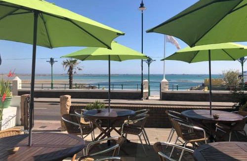 St. Helier House | De L'Etang