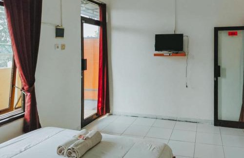 Sidoarjo Hotel | De Luck Homestay Syariah near Alun Alun Sidoarjo