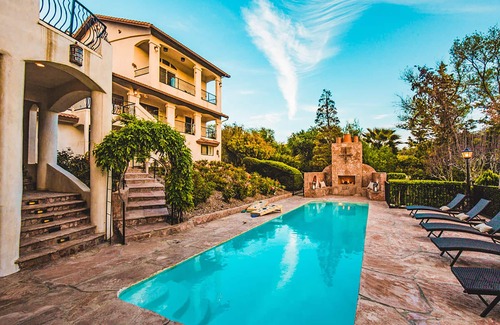 Temecula Villa | De Luz by AvantStay | 5 Acre Estate w/Lake, Pool & Hot Tub