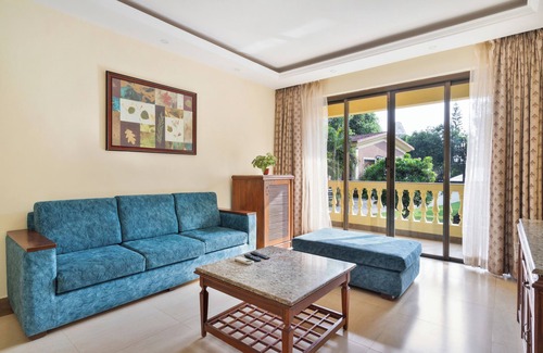 Candolim Hotel | De Mandarin Beach Resort Suites & Villas