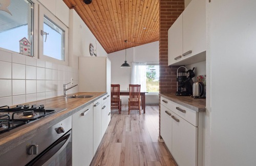 Julianadorp aan zee House | De Meerpaal: Detached vacation home with enclosed garden and all the comfort you need