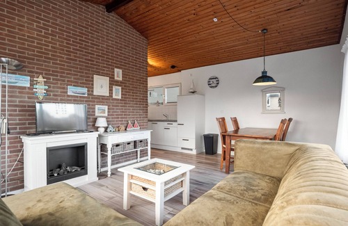 Julianadorp aan zee House | De Meerpaal: Detached vacation home with enclosed garden and all the comfort you need