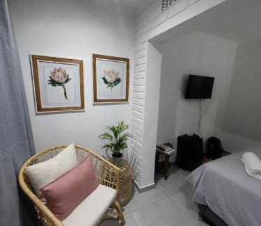 Northcliff House | De Nachte Guest Suites