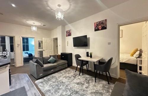 Bedford Apartment | De'Parys - Sleeps 6! Great for large group of people