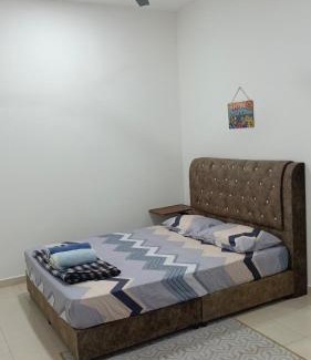 Kampung Jelatang House | De'QE Homestay