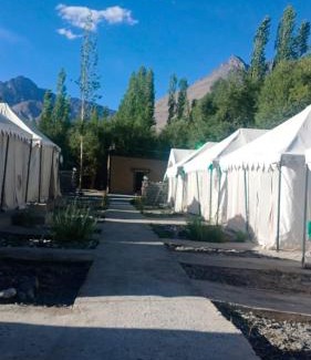 Hunder Other | De Reeva Camp