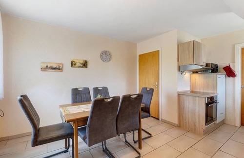 Gellinghausen Apartment | Apartment 'Wallensiepen' with Balcony and Wi-Fi