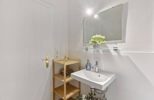 Thalkirchen - Obersendling - Forstenried - Furstenried - Solln Resort | 68 m² Private room ∙ 1 bedroom ∙ 2 guests