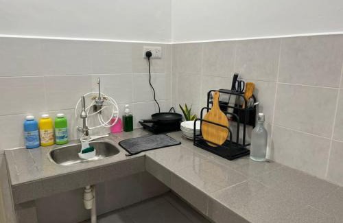Taman Tun Sambanthan Apartment | DE WHITE HOMESTAY . PORT DICKSON