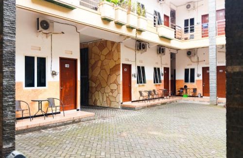Patrang Hotel | De Zity Syariah RedPartner Near Alun Alun Jember