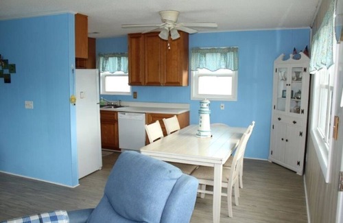 Long Beach House | Deacon on Dolphin! Quaint 3rd Row Beach House with Ocean Views!