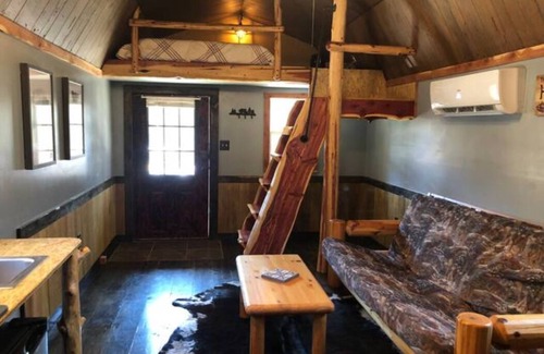 Eminence Cabin | Deadwood Acres cabin #2