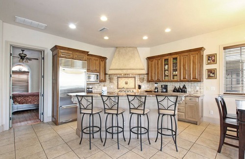 St. Tropez House | DECEMBER DATES AVAIL! Pet-Friendly 3BR Luxury Home walk to beach!