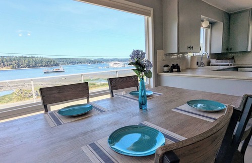 Oak Harbor House | Deception Pass Waterfront Stay on Cornet Bay, 2 Bed, 1 Bath, Luxury Touches