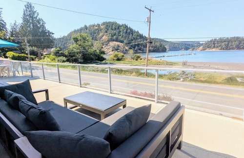 Oak Harbor House | Deception Pass Waterfront Stay on Cornet Bay, 2 Bed, 1 Bath, Luxury Touches