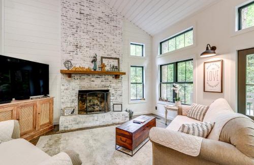 Ellijay House | Deck and Fire Pit Bliss Mountaintown Creek Cottage!
