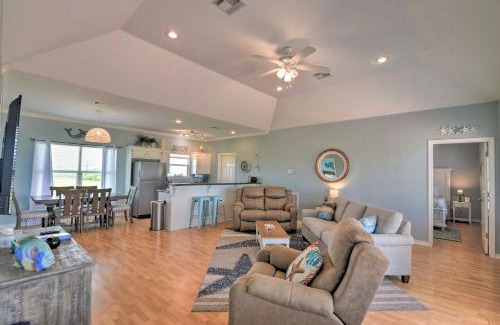 Port Bolivar House | Deck and Grill Walkable Crystal Beach House!