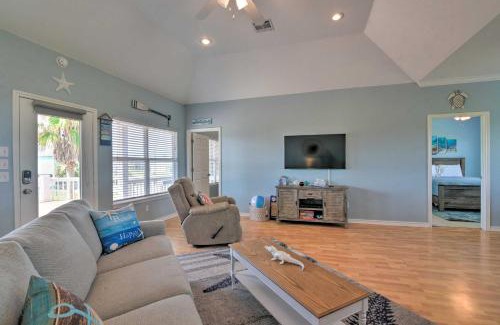 Port Bolivar House | Deck and Grill Walkable Crystal Beach House!