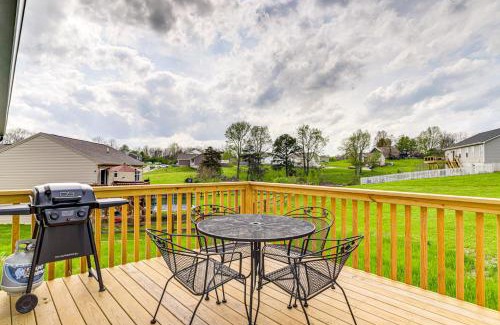 Dry Ridge House | Deck and Outdoor Dining Family Getaway in Dry Ridge