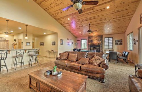Sierra Pines House | Deck and Views Dog-Friendly Cabin in Show Low!