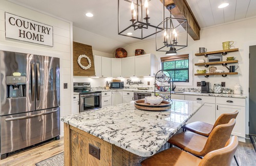 Ellijay Cottage | Deck & Fire Pit Bliss: Mountaintown Creek Cottage!