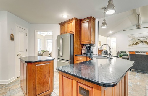 Heber Springs House | Deck & Gas Grill: Riverfront Home in Heber Springs