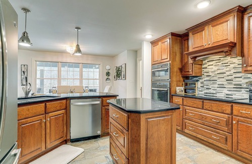 Heber Springs House | Deck & Gas Grill: Riverfront Home in Heber Springs