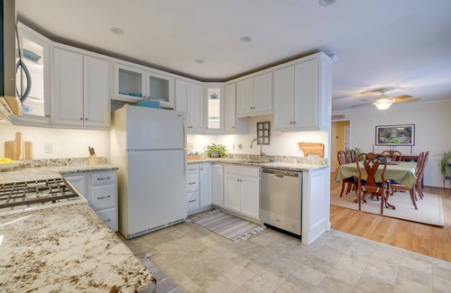 Bealeton House | Deck & Pastoral Views! Bealeton Farmhouse Escape