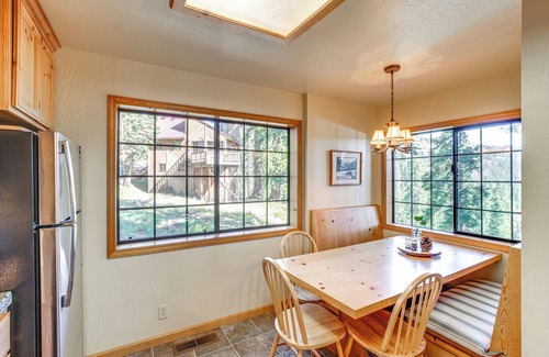 Bear Valley Cabin | Deck w/Mountain Views: Cabin in Bear Valley!