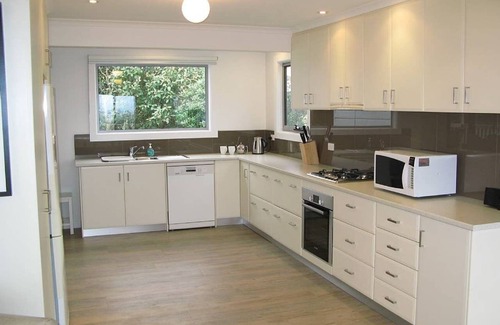 Middleton House | Decked Out Middleton - Ocean Views-Family Holidays