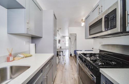 South Beach Apartment | Deco Apt w/2 Queen Beds on Ocean Dr, South Beach
