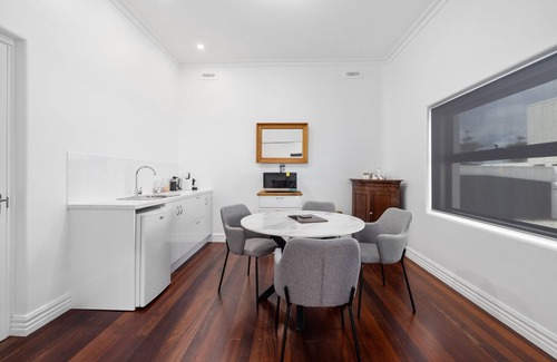 Port Lincoln Apartment | Deco Beach Luxury Apartments