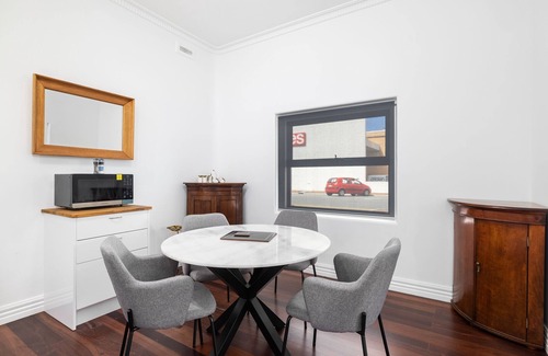 Port Lincoln Apartment | Deco Beach Luxury Apartments