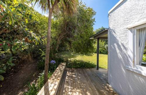 Oneroa House | Deco Cottage