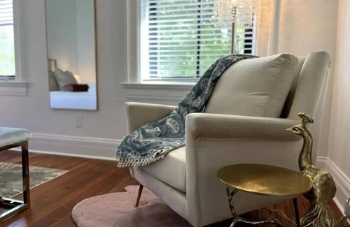 Mount Auburn House | Deco On Mulberry OTR FREE parking