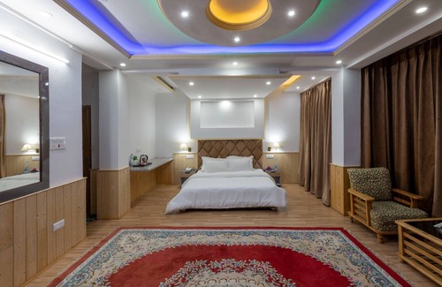 Kargil Hotel | Dee Grand Marq Hotel