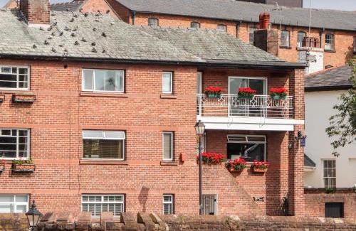 Chester Apartment | Dee Heights Penthouse