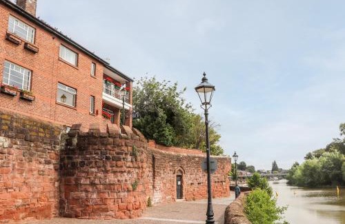 Chester Apartment | Dee Heights Penthouse