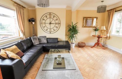 Chester Apartment | Dee Heights Penthouse