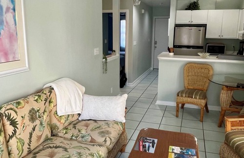 Bahama Village Condo | Dee's Dream Sunset Condo with WiFi and AC in Key West - 2 bdrm - Shipyard #151