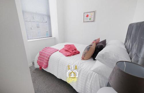 Central Aberdeen Apartment | Dee Street Stay - SJA Stays - Modern 2 Bed Apartment