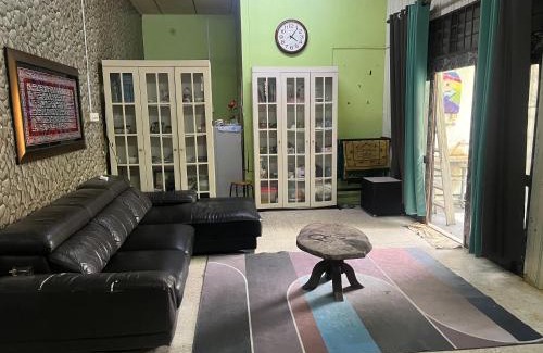Batu Rakit House | Deenunis Homestay