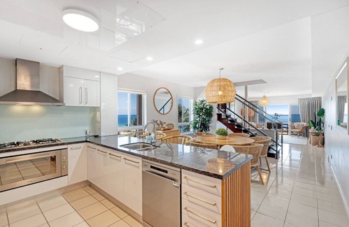 Brisbane Waterfront House | Deep Blue 14 Apartment - Halekai Moreton island
