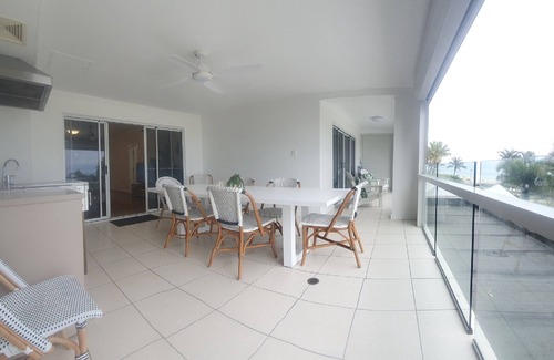 Brisbane Waterfront Apartment | Deep Blue 2 Apartment 18