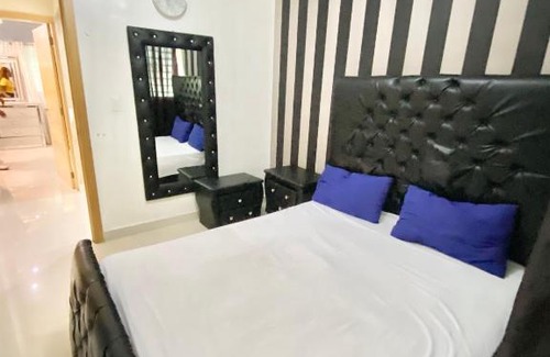 Ensanche Isabelita Apartment | Deep blue sea