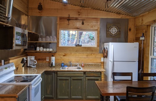 Bryson City Cabin | Deep Creek Hideaway Near the Smoky Mountain National Park